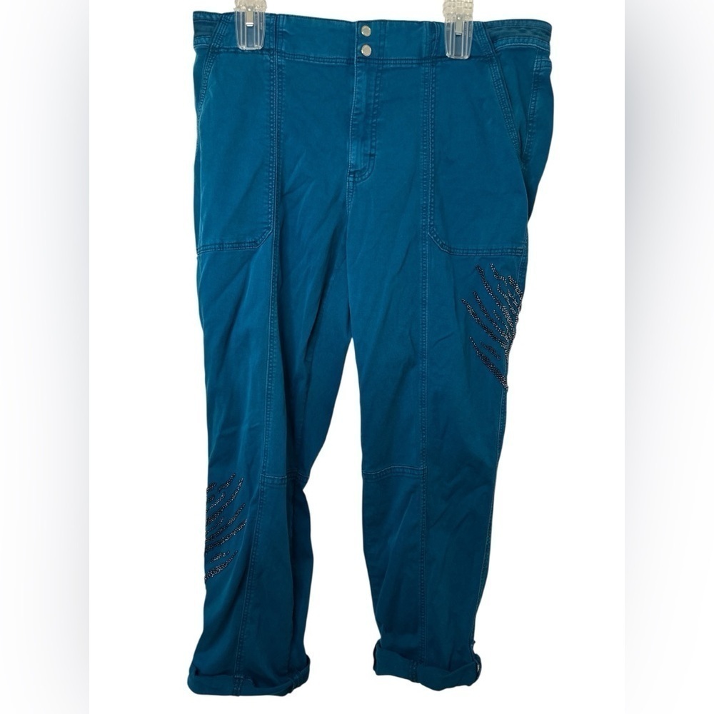 White House Black Market Turquoise Mid Rise Pret-A-Pedi Straight Crop Pant
